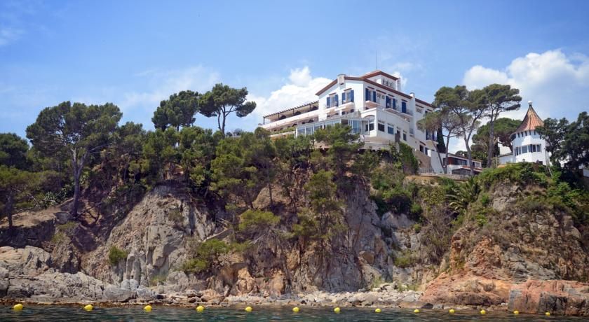 https://newex.headwater.com/holiday-hotels/?HolidayID=196&HotelID=257&HolidayName=Spain+%2D+Mainland-Spain+%2D+Catalonia+%2D+Rugged+Coast+%26+Bays-&HotelName=Rugged+Coast+of+Catalonia">Rugged Coast of Catalonia